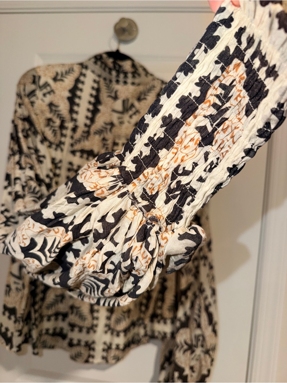 Billy J Women's Printed Button-Front Blouse in Black & Cream - Picture 8 of 9